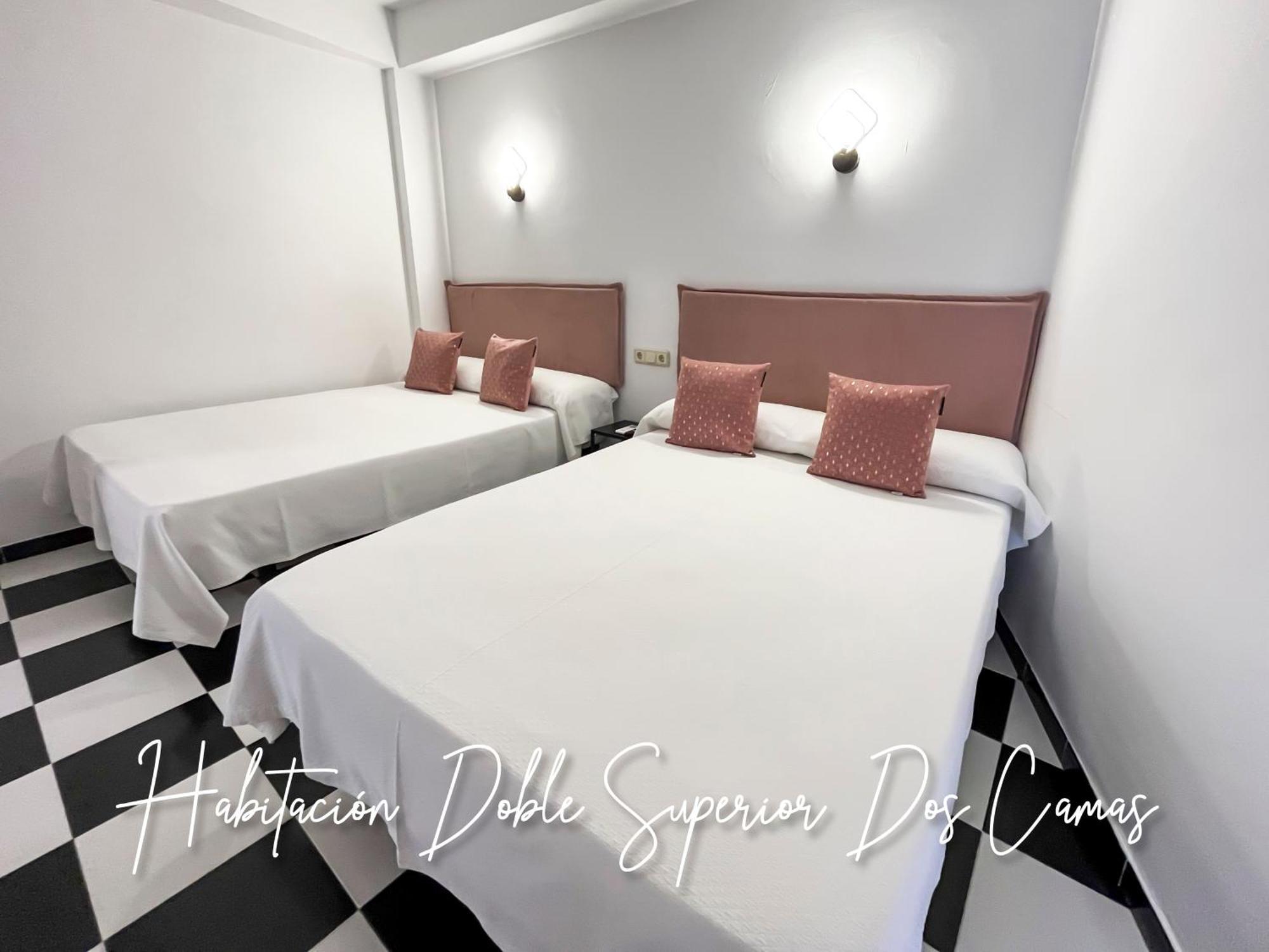 Superior Twin Room,1395695789:JPEG